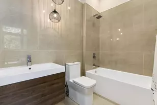 2347 W Morse Ave, Chicago, IL 60645 - Photo 19