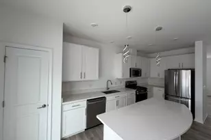 1602 Neubauer Circle, Lindenhurst, IL 60046 - Photo 3