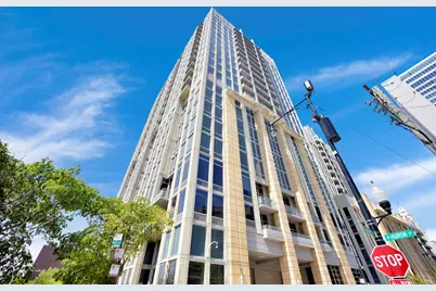 700 N Larrabee Street #1811, Chicago, IL 60654 - Photo 1