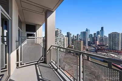 700 N Larrabee Street #1811, Chicago, IL 60654 - Photo 5