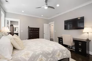 1238 W Argyle St, Chicago, IL 60640 - Photo 17