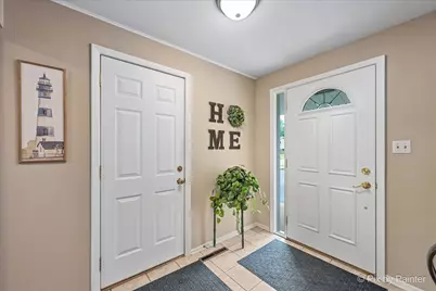 641 Devonshire Lane, Crystal Lake, IL 60014 - Photo 3