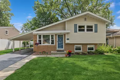 575 Lowden Avenue, Glen Ellyn, IL 60137 - Photo 1