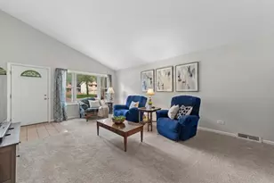575 Lowden Ave, Glen Ellyn, IL 60137 - Photo 3