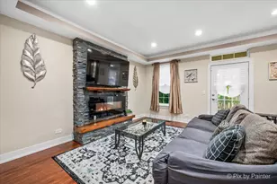 102 Neutrenton Ave, Elgin, IL 60120 - Photo 9