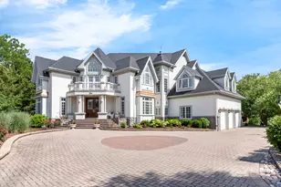 10 Clubside Ct, Burr Ridge, IL 60527 - Photo 1