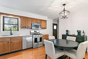 409 Glenwood Dr, Belvidere, IL 61008 - Photo 5