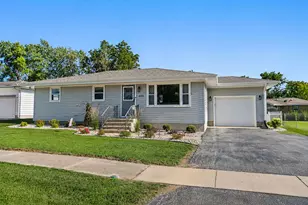 409 Glenwood Dr, Belvidere, IL 61008 - Photo 1