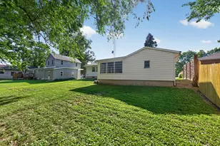 1212 N 1st St, Dekalb, IL 60115 - Photo 25