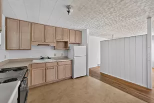 1212 N 1st St, Dekalb, IL 60115 - Photo 11