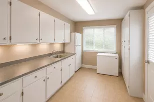215 58th St, Clarendon Hills, IL 60514 - Photo 9