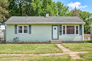 1510 Winter Dr, Freeport, IL 61032 - Photo 1