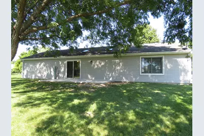 3451 Waterford Way, Island Lake, IL 60042 - Photo 3