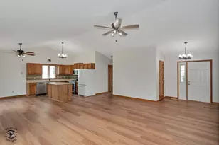 1521 Lady Brunetta Rd, Bourbonnais, IL 60914 - Photo 9