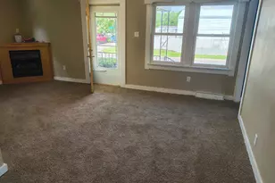 302 N 16th St, Charleston, IL 61920 - Photo 15