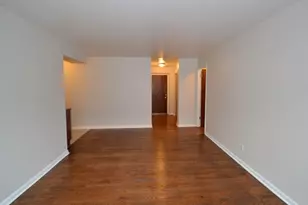 1040 W Hollywood Ave, Chicago, IL 60660 - Photo 9