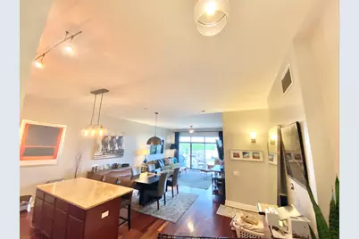 3300 W Irving Park Road #H5, Chicago, IL 60618 - Photo 7