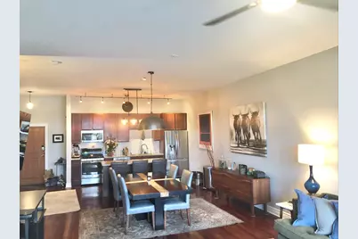 3300 W Irving Park Road #H5, Chicago, IL 60618 - Photo 9