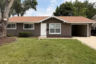 606 Pleasant Pl, Streamwood, IL 60107 - Photo 1