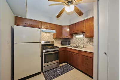8541 Lotus Avenue #710, Skokie, IL 60077 - Photo 9