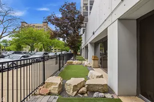 4343 N Clarendon Ave, Chicago, IL 60613 - Photo 25