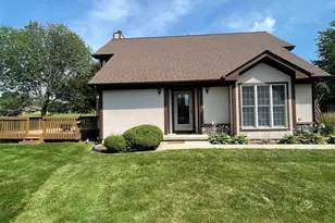 30636 Pebble Beach Cir, Genoa, IL 60135 - Photo 3