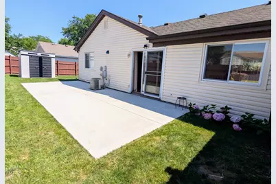 1 Oak Meadow Court, Streamwood, IL 60107 - Photo 17