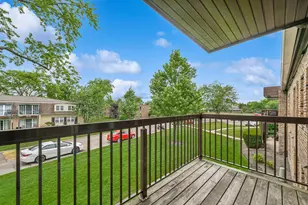 1165 Pleasant Run Dr, Wheeling, IL 60090 - Photo 9