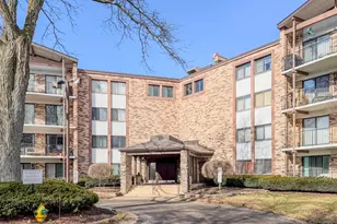 250 W Parliament Pl, Mount Prospect, IL 60056 - Photo 1