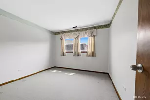 6405 W Home Ave, Worth, IL 60482 - Photo 9