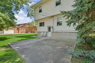 304 E Elm St, Fairbury, IL 61739 - Photo 57