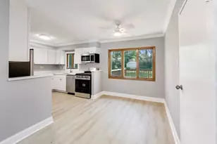 413 Winnemac St, Park Forest, IL 60466 - Photo 5