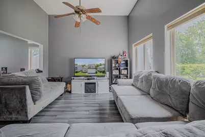 1055 S West Avenue, Waukegan, IL 60085 - Photo 3