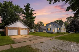 531 Penfield St, Beecher, IL 60401 - Photo 3