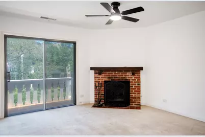552 Greystone Lane #C2, Wheeling, IL 60090 - Photo 3