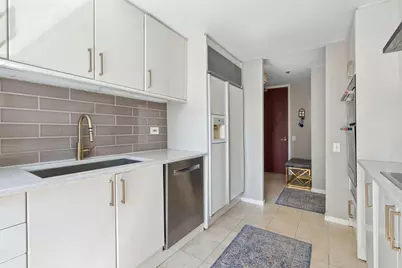 100 E Huron Street #1506, Chicago, IL 60611 - Photo 15