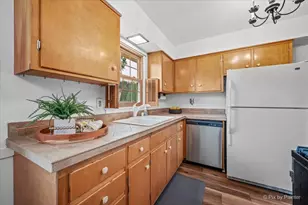 189 Evergreen Pkwy, Crystal Lake, IL 60014 - Photo 9