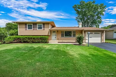 189 Evergreen Parkway, Crystal Lake, IL 60014 - Photo 1