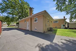 532 Clayton Rd, Hillside, IL 60162 - Photo 3