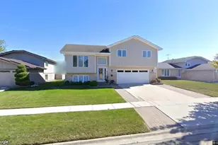 629 Poplar Ave, Romeoville, IL 60446 - Photo 1