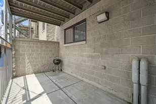 2533 W Congress Pkwy, Chicago, IL 60612 - Photo 9