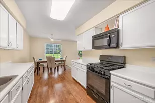 453 Village Creek Dr, Lake in the Hills, IL 60156 - Photo 11