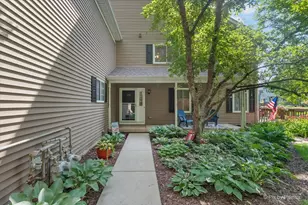 453 Village Creek Dr, Lake in the Hills, IL 60156 - Photo 3