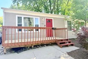 419 Singapore Ln, Carpentersville, IL 60110 - Photo 1