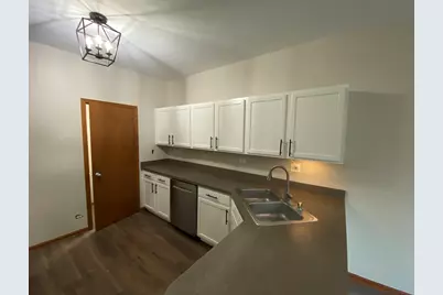 610 Springbrook Trail #610, Oswego, IL 60543 - Photo 5