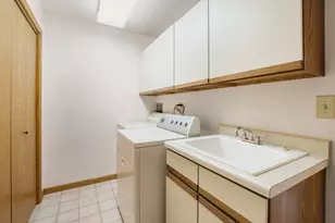 360 E Woodland Rd, Lake Bluff, IL 60044 - Photo 17