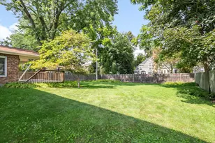 360 E Woodland Rd, Lake Bluff, IL 60044 - Photo 3