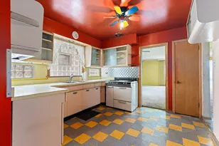 8733 S Ridgeland Ave, Chicago, IL 60617 - Photo 9