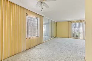 8733 S Ridgeland Ave, Chicago, IL 60617 - Photo 5