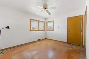 8733 S Ridgeland Ave, Chicago, IL 60617 - Photo 13